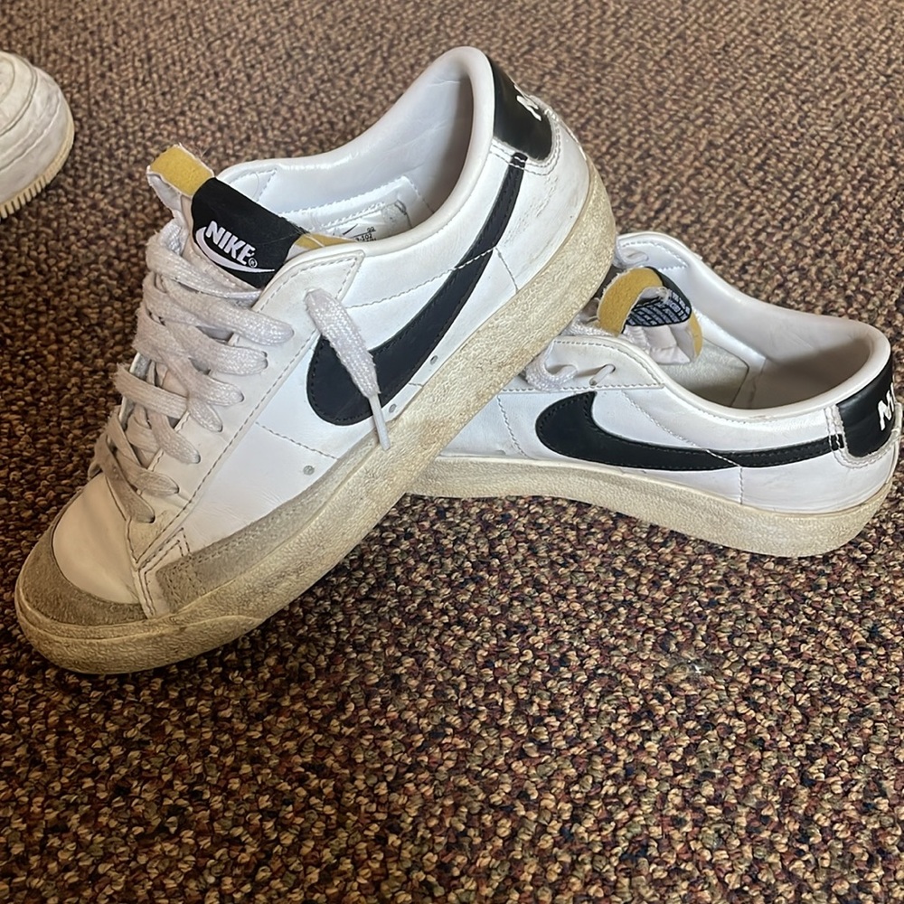 Low top Nike blazers